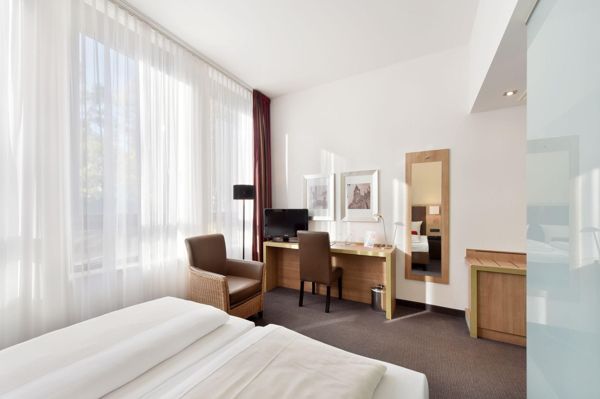 Achat Hotel Muenchen Sued Ngoại thất bức ảnh